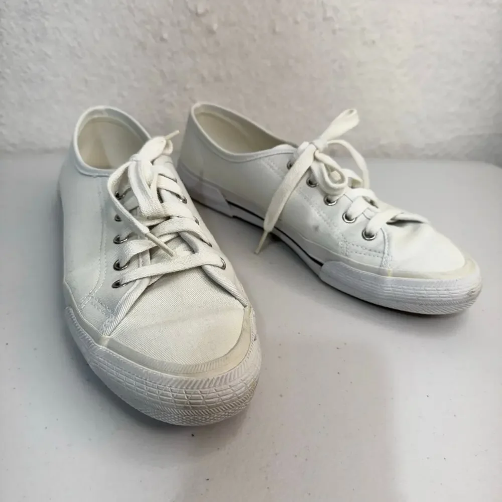 G.H. Bass White Canvas Low-Top Classic Sneakers Size 8.5 Classic Tennis Shoes
